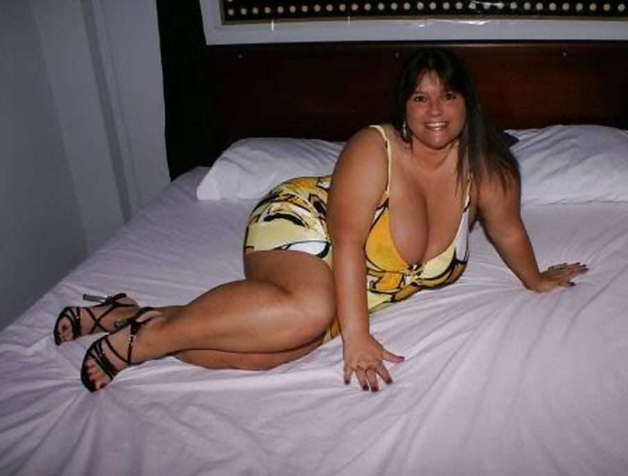 Full thighs in the mini 228 adult photos