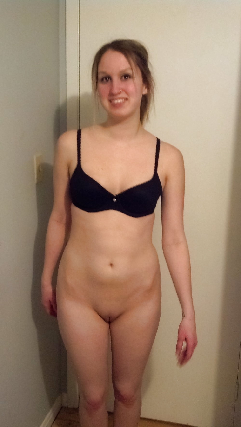 Amatours 225 adult photos