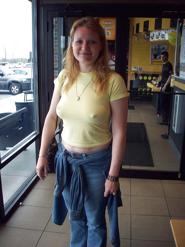 Braless mature lady 03 adult photos