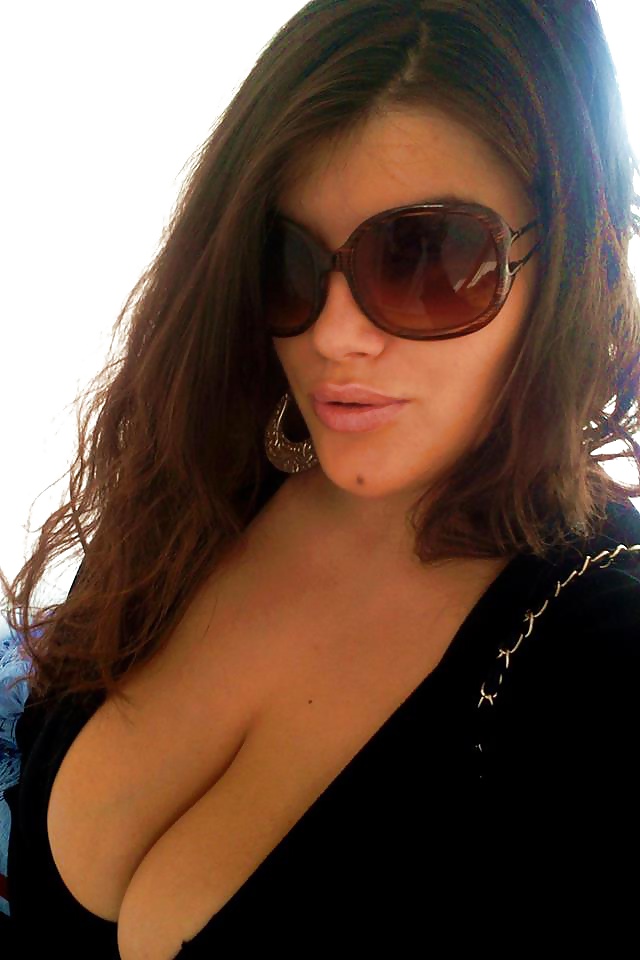 Romanian Huge Tits Amateur 39 adult photos