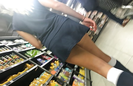 Lovely ass and lages mall teen - almost upskirt