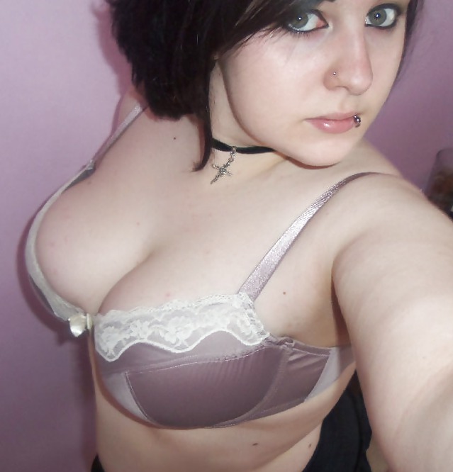 BigBoob Teen From,SmutDates.com adult photos