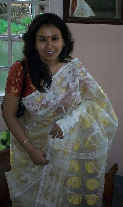 Hot Indian Lady adult photos