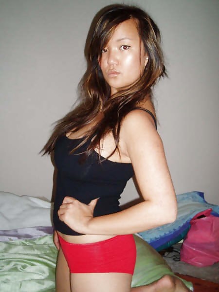 BUSTY ASIAN GIRLFRIEND RECEIVES A NICE FACIAL adult photos