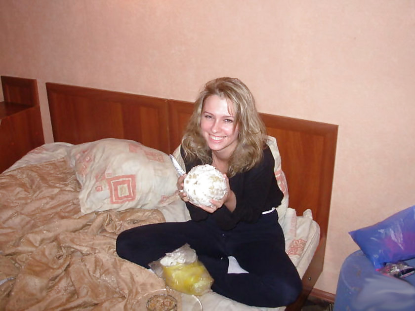 please jeark and comment on cute girl Olya. adult photos