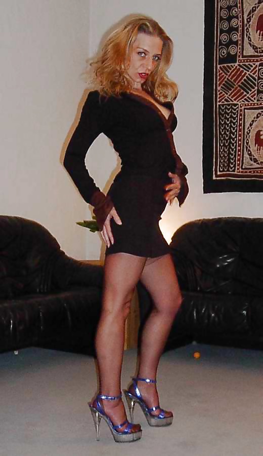 Older lady awaits lover in ff nylons adult photos