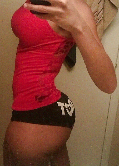 Self Booty Pic Friday!!! adult photos