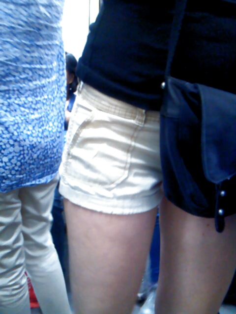 Voyeur - Another good day on transit adult photos