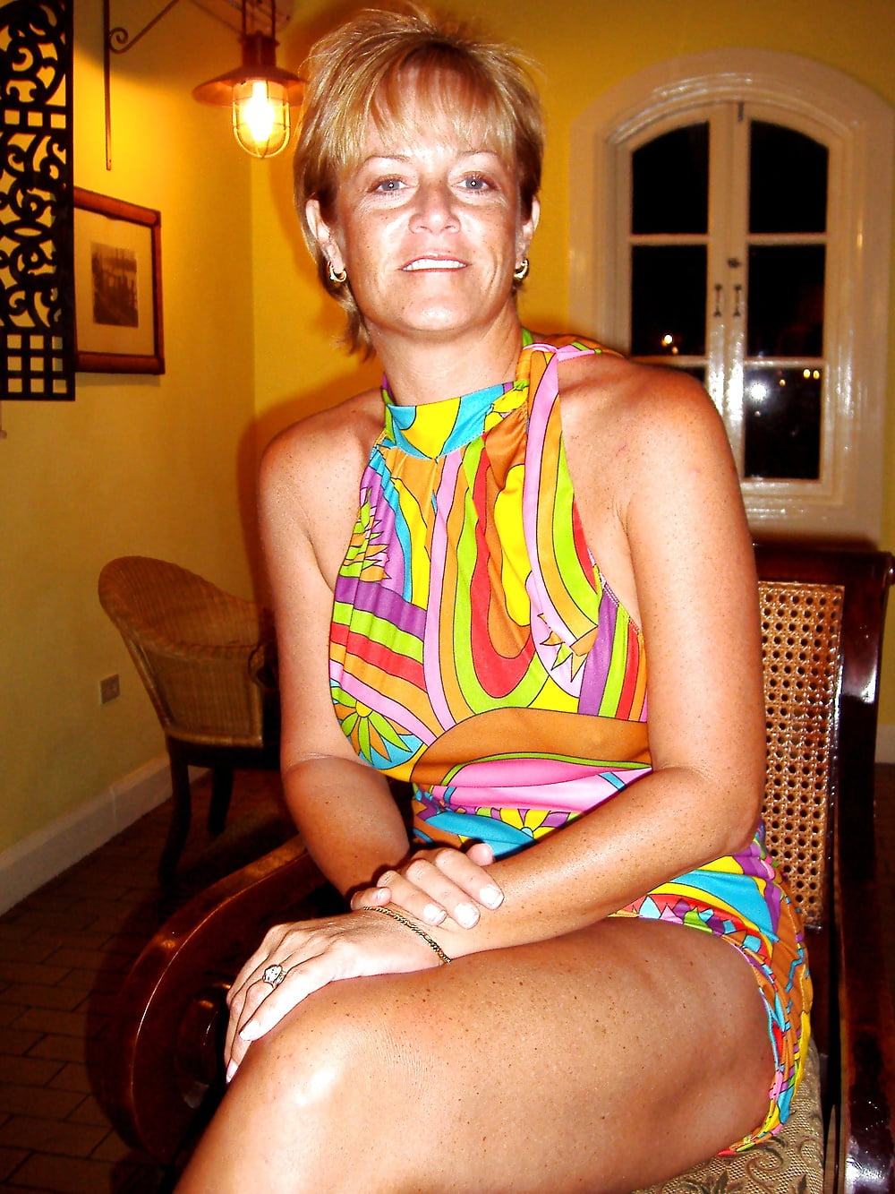 Hot Mature Milf on Vacation adult photos