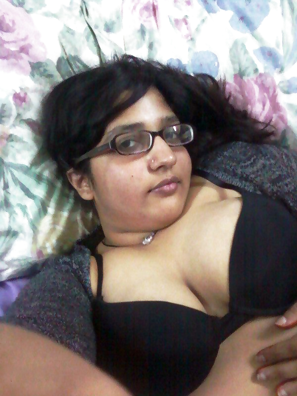 Hot Indian Lady adult photos