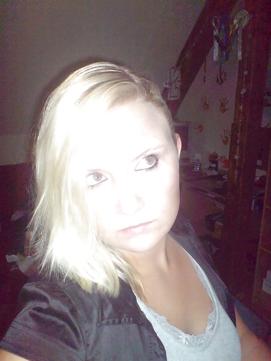 Facebook Girl II adult photos