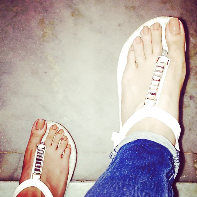 paki, indian, bengali, hijabi feet, toes and heels Part 1 adult photos