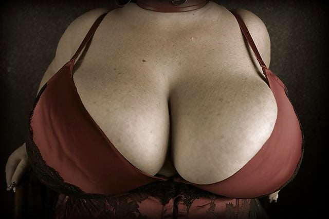 Random Huge Tits VII adult photos