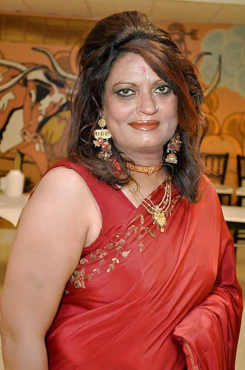 Bangladeshi Aunty adult photos