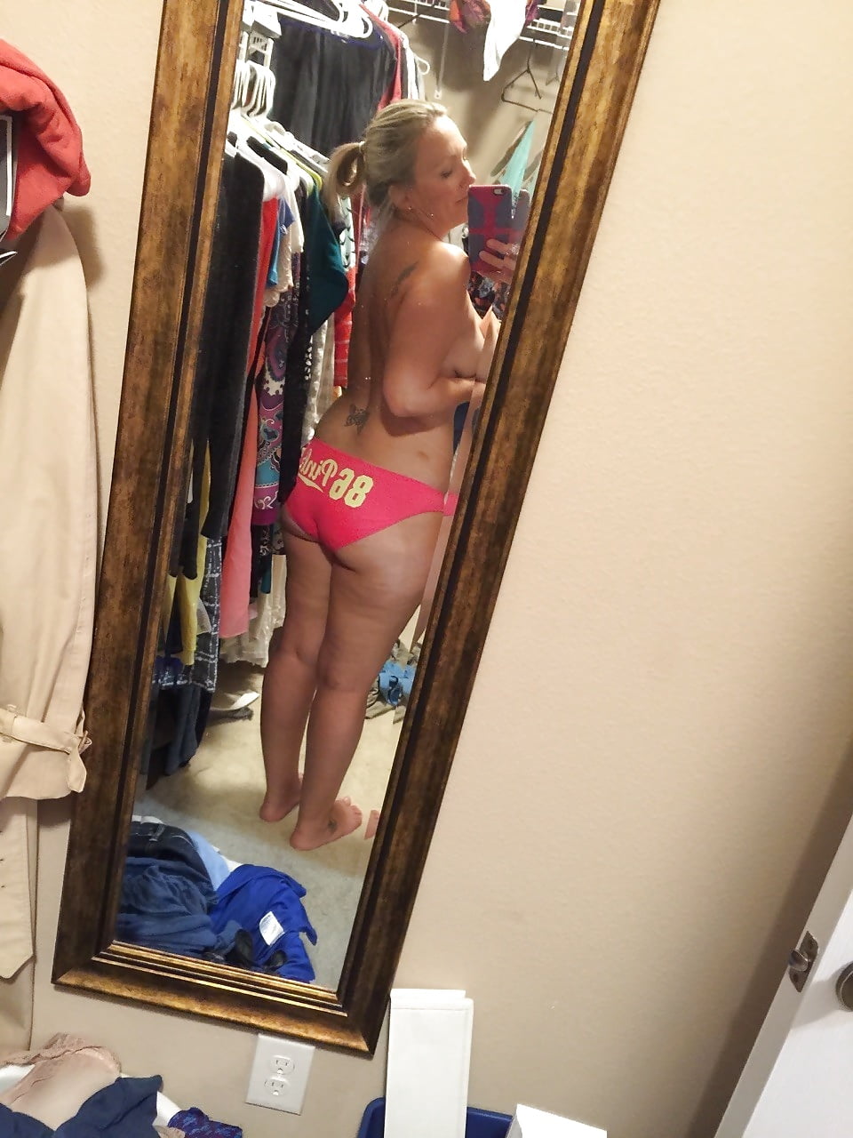 Amateur Sluts Exposed 11 adult photos