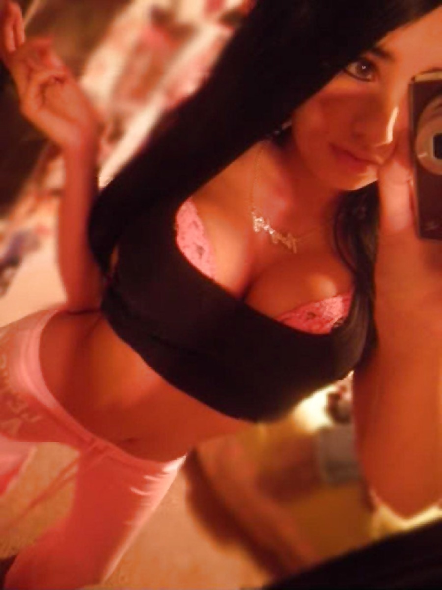 Found On The Web - 86 (selfy) adult photos