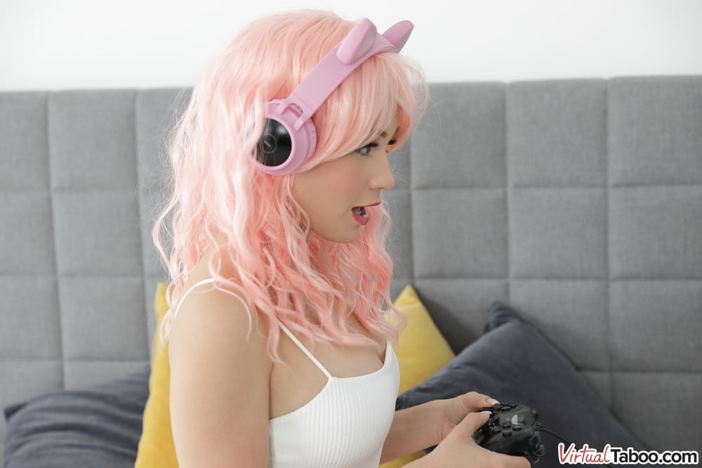 Busty streamer Natasha Teen choose sex instead a game- 95 Pics 