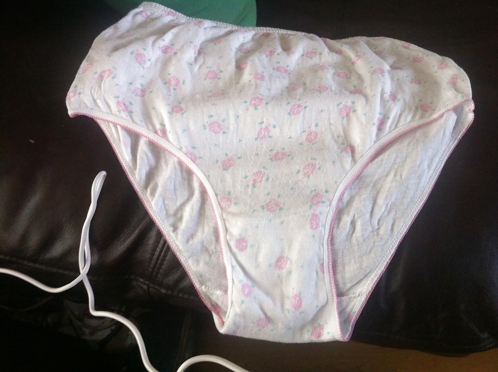 MY MOTHER IN LAWS PANTIES, PLEASE COMMENT - 3 Pics xHamster 