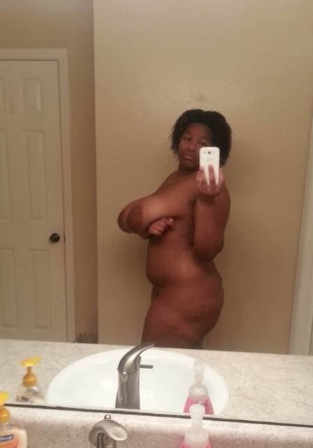 BBW ebony selfshot - 16 Photos 