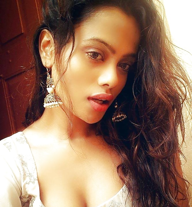 INDIAN SALWAR & SAREE BABE adult photos