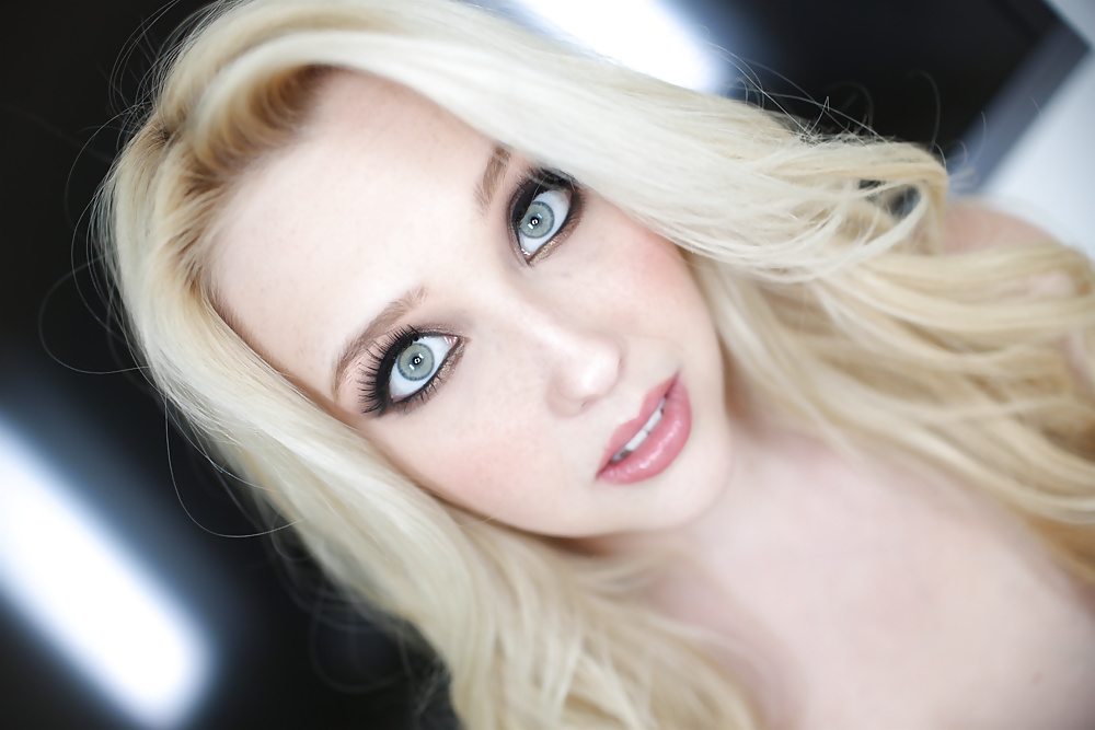 Samantha Rone wird vernascht.