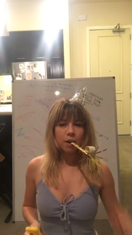 Celebrity Boobs Jennette Mccurdy 109 Pics 2 Xhamster 8592