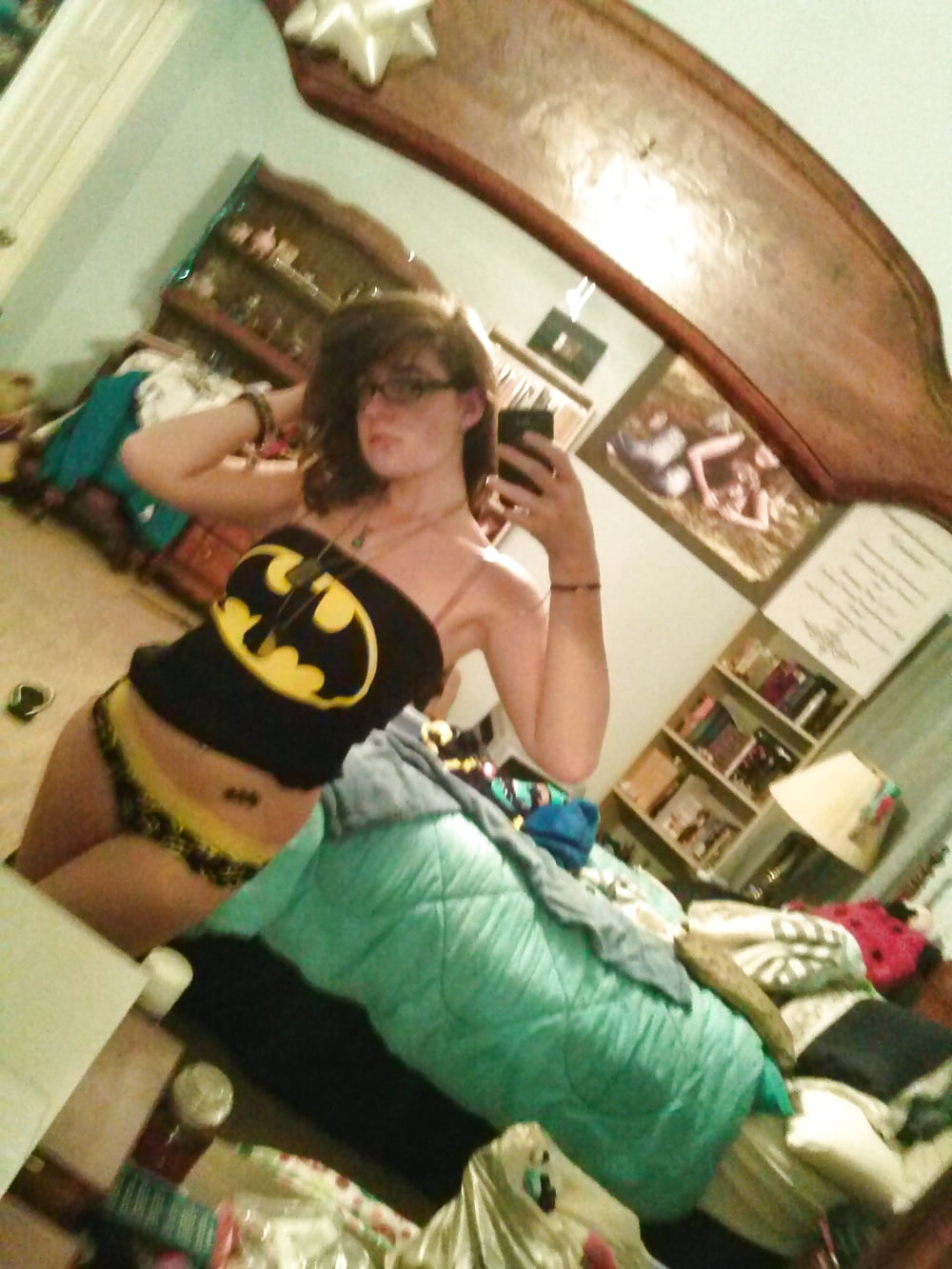 Teen Slut aka tiffbunny4 - Holy fuck - Batman adult photos