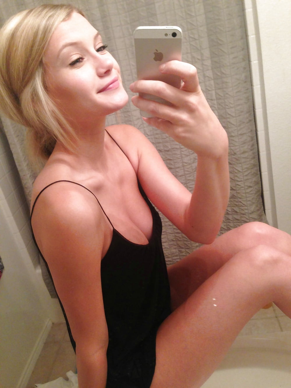 Blonde teen nude iphone selfies adult photos