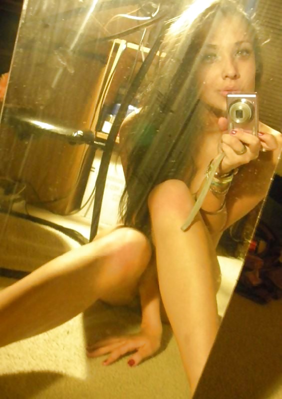 Selfshot hotties Vol 68 adult photos