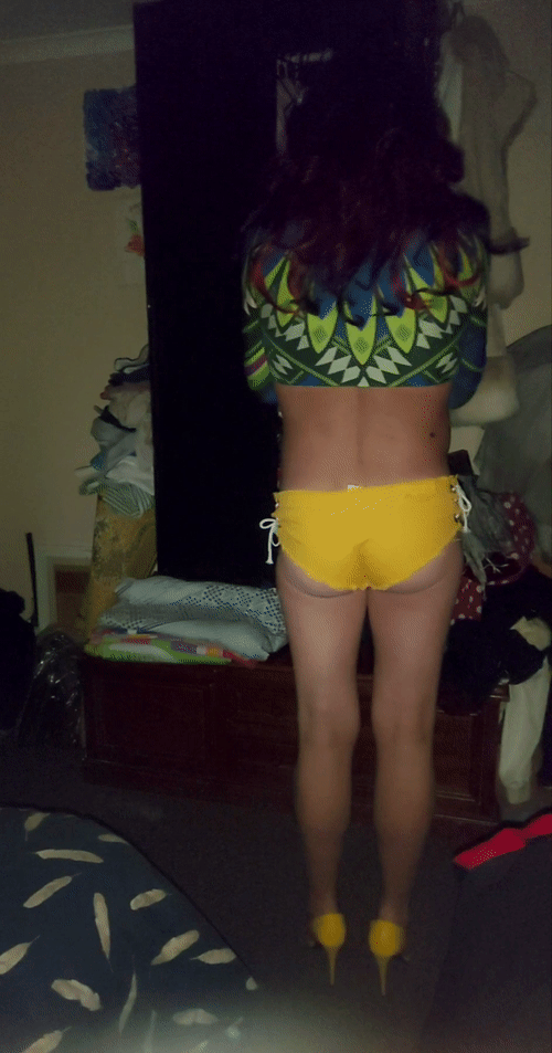 A quick test of my new yellow denim shorts  #12