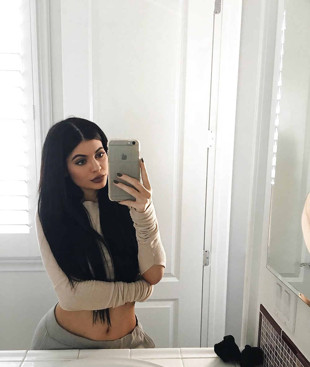 Kylie Jenner adult photos