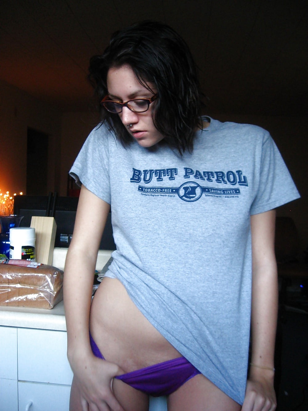 Teen Slut Posing Like A Pro adult photos