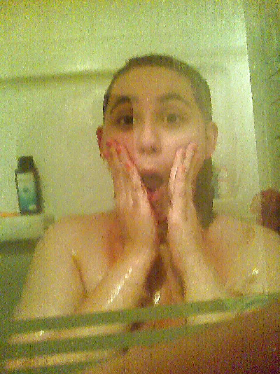 SmutDates.com Username 'SammanthaXO' adult photos