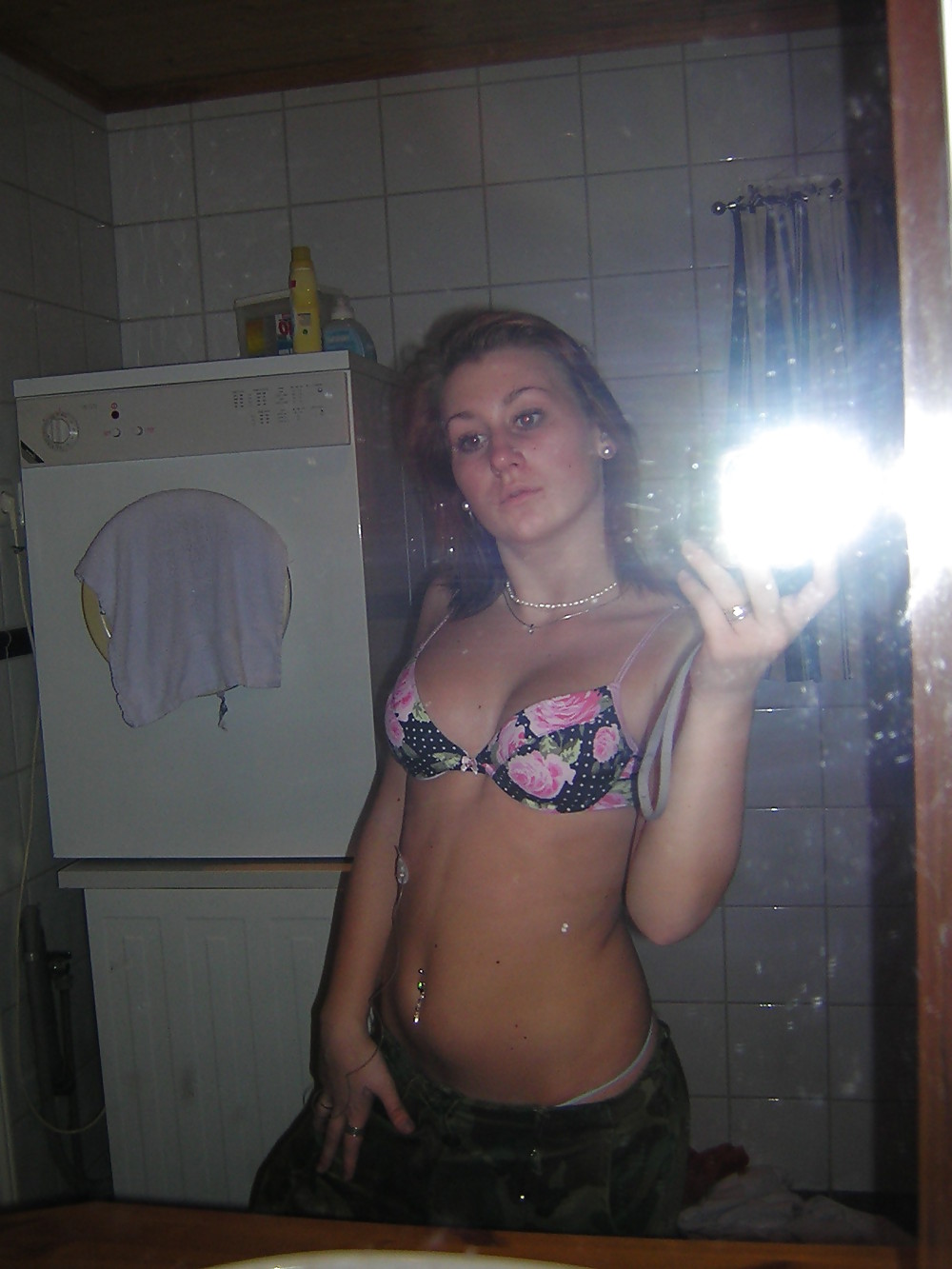 Allo Specchio adult photos