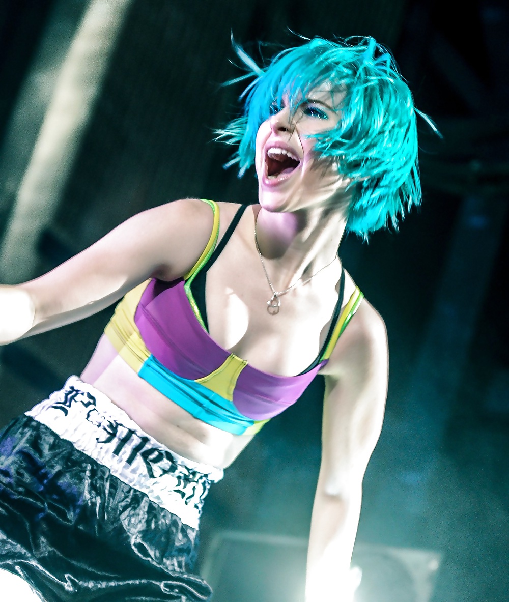 Veja Hayley Williams Monumentour 2014 HQ (CCM) - 7 imagens em xHamster.com!...