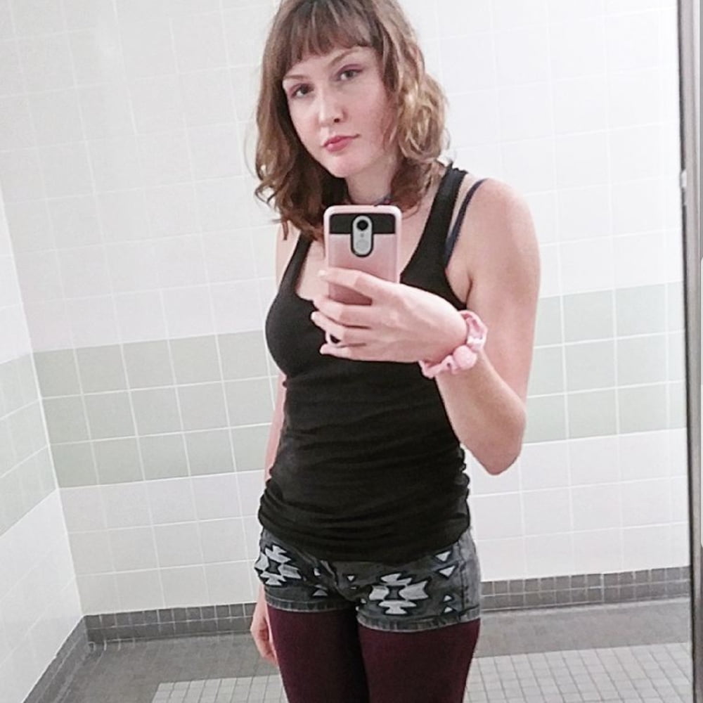 Which Hole To Fuck For This White Trash Milf? adult photos