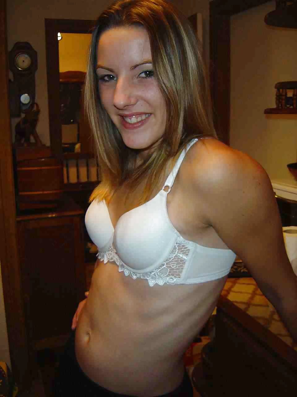 Another Amateur Girl Loving The Cock Exposed! adult photos