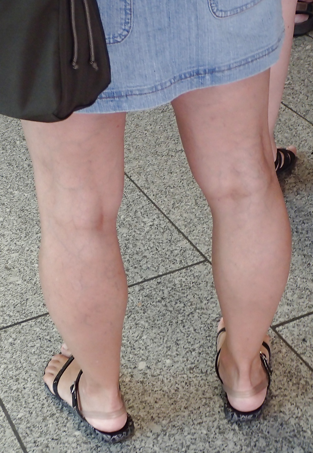 Streetlegs: Summer Hunt - mature legs and muscle calves! adult photos