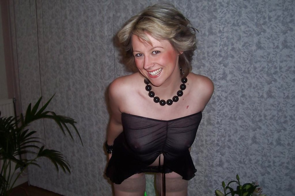 Sexy Mature French Milf Noelle adult photos
