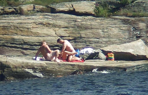 Sex Outdoors 26 adult photos