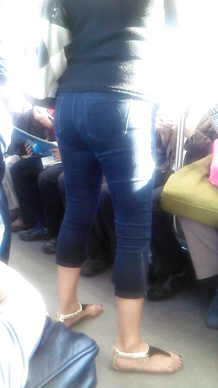 Voyeur - Another good day on transit adult photos