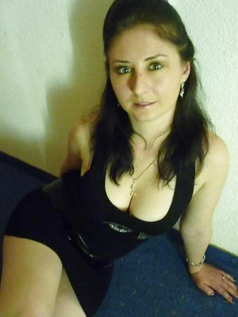 french escort timide shy girl