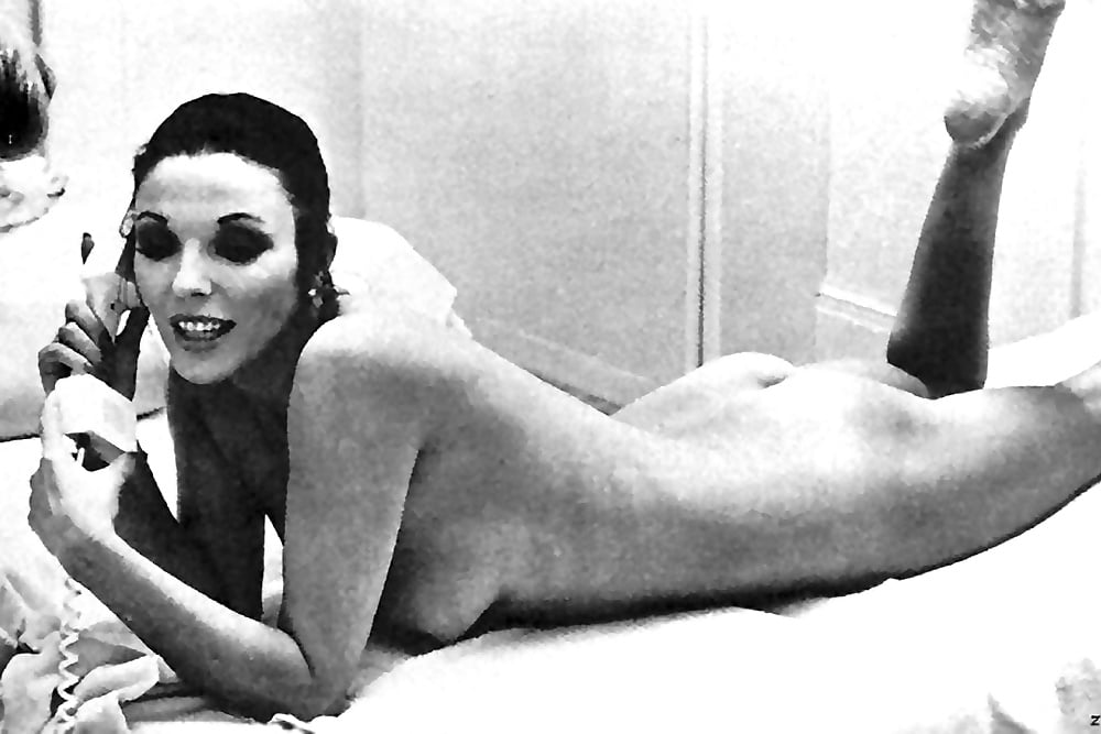 Collins joan nude photo. 