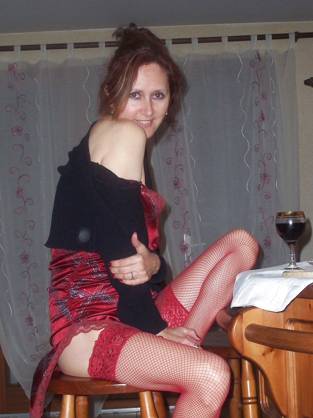 HORNY HOUSEWIFE SYLVIE adult photos