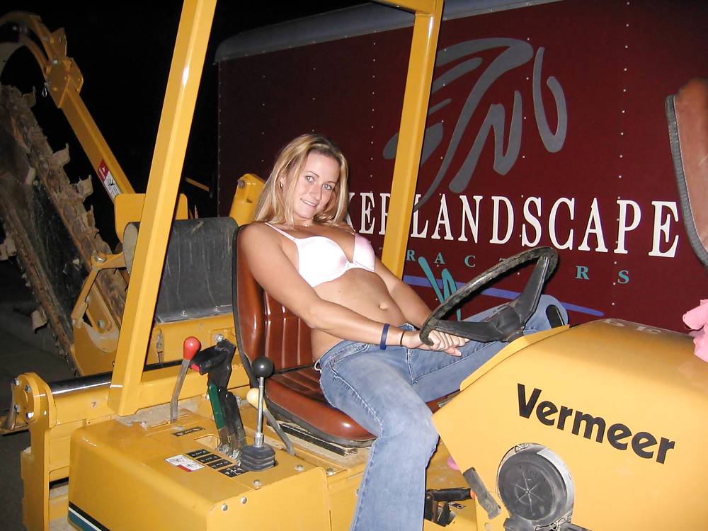 REAL GIRLS FROM AROUND THE WORLD - AMANDA adult photos