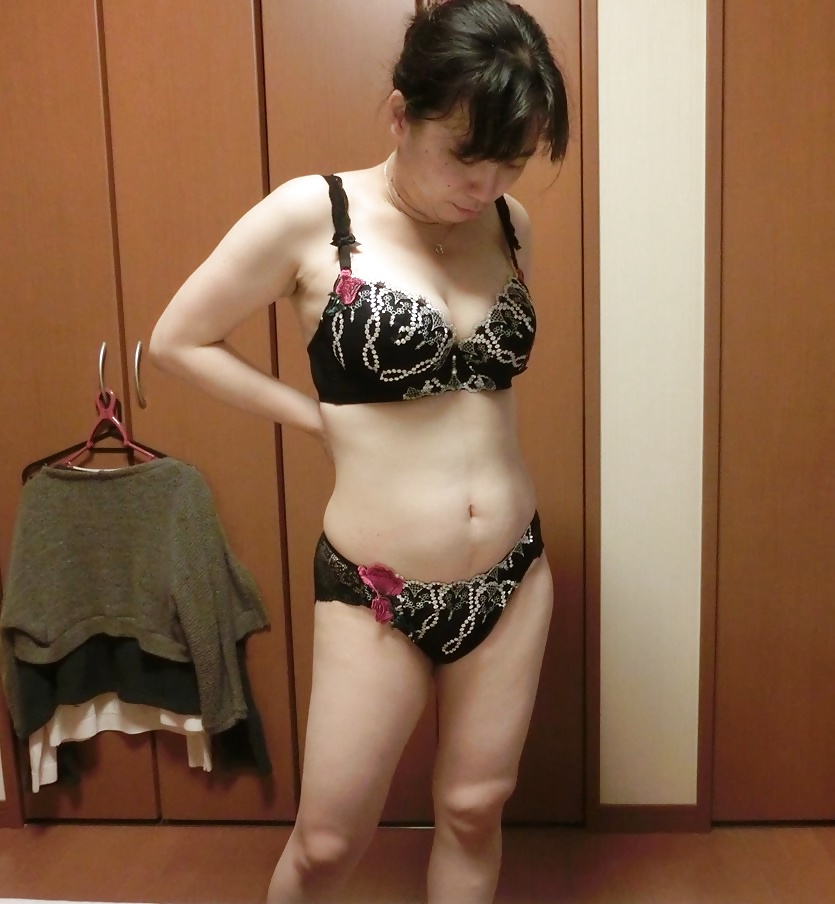 Japanese milf and woman4 adult photos