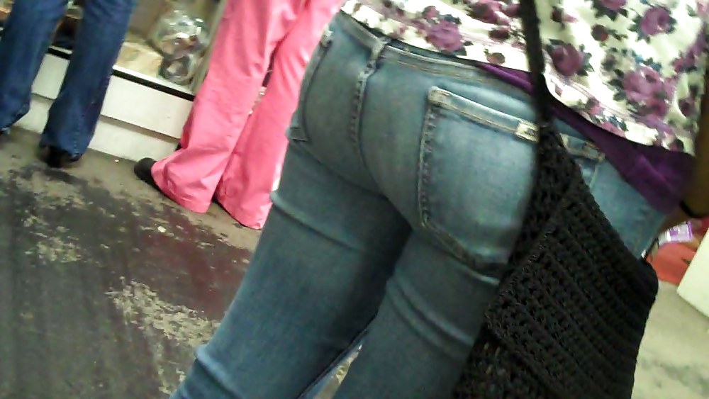 Love to look at ass & Butt in jeans pics adult photos