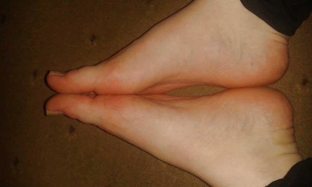 19 year old teen girl feet, soles adult photos