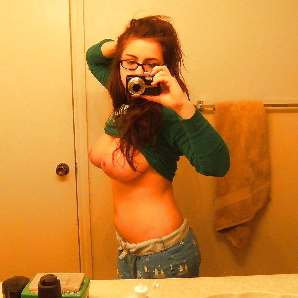 Thick Busty Teen Nerd adult photos