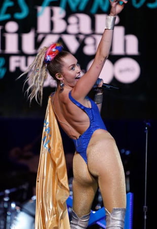 miley cyrus hot         